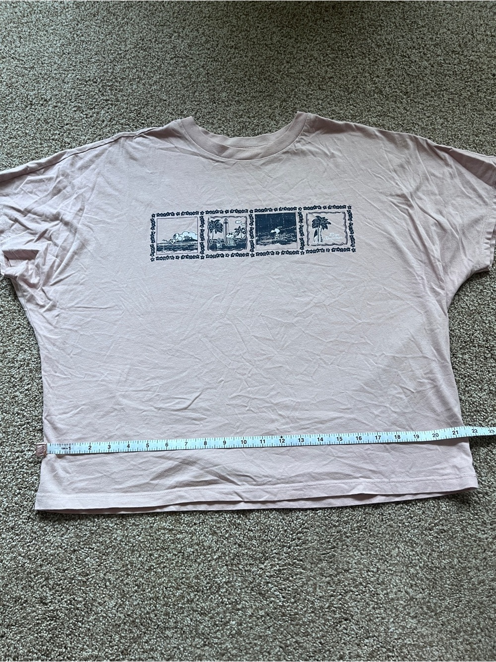 Uniqlo Light Pink Short Sleeve Surfing Snoopy Graphic Tee - Picture 5 of 6